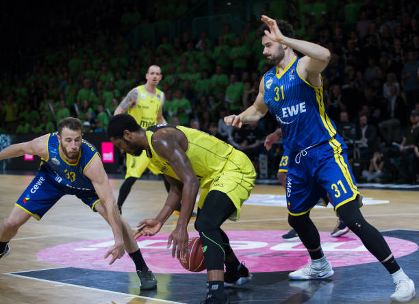 估詹姆斯的 估詹姆斯的