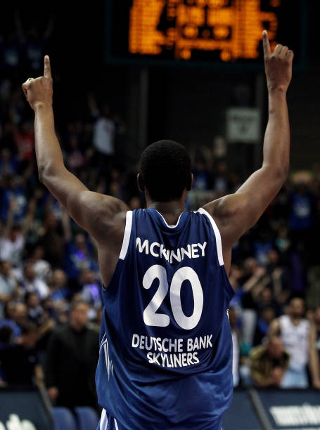 让詹姆斯离 让詹姆斯离