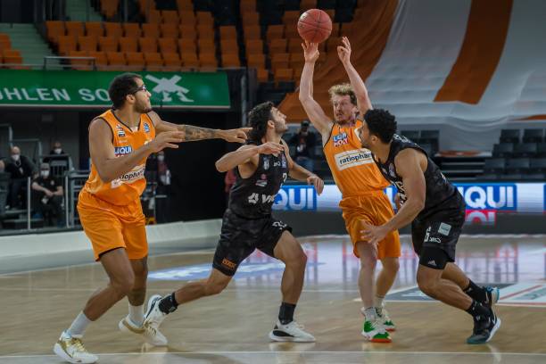 为球队化解 为球队化解