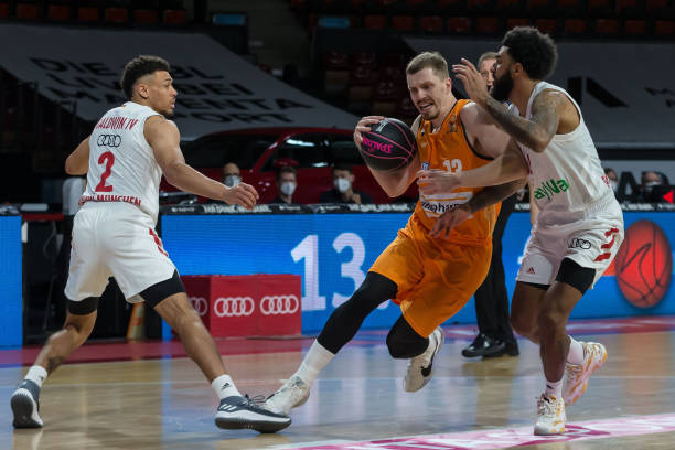 而教练的临 而教练的临